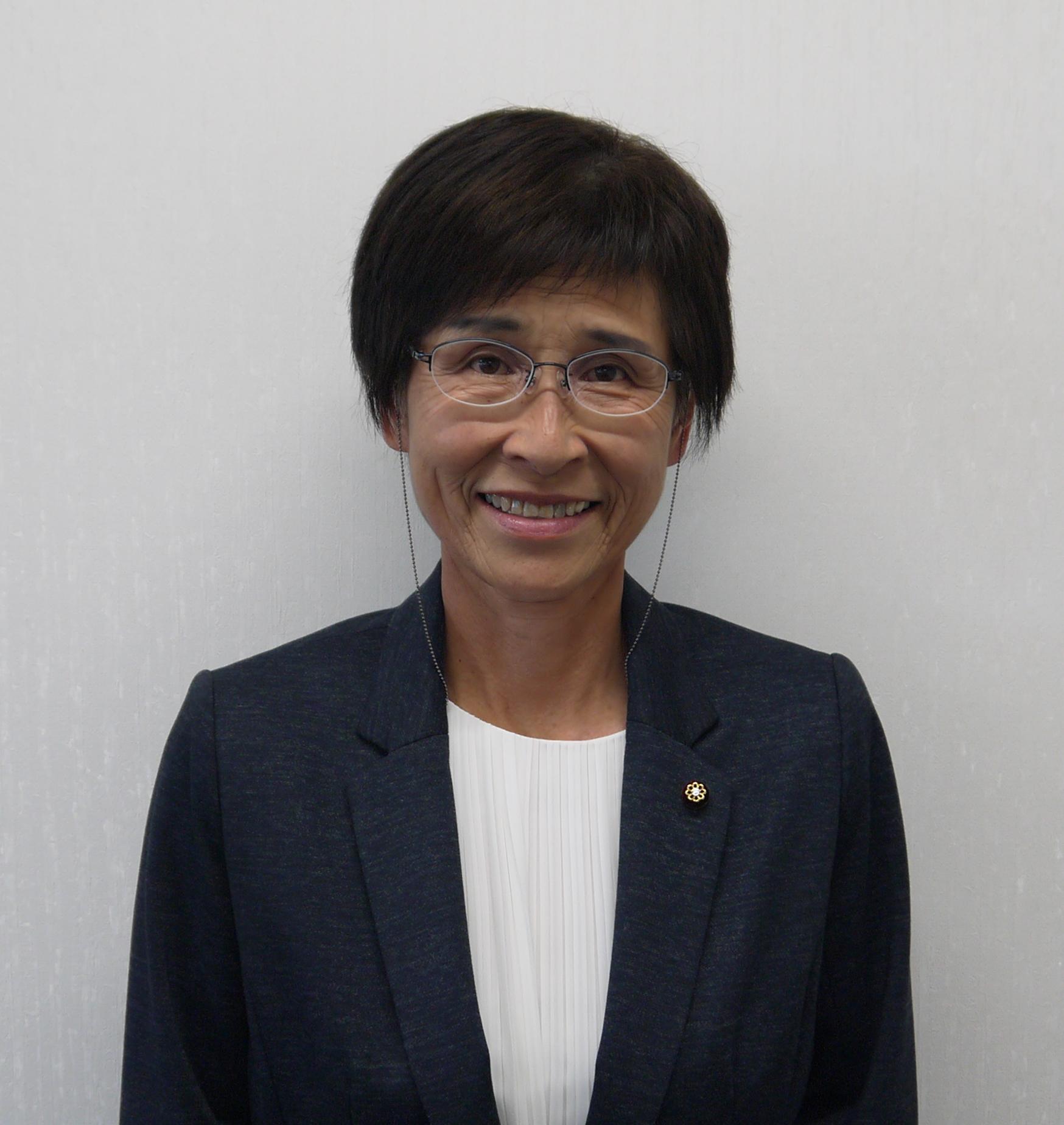 百上 真奈