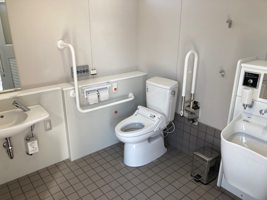 多機能トイレ
