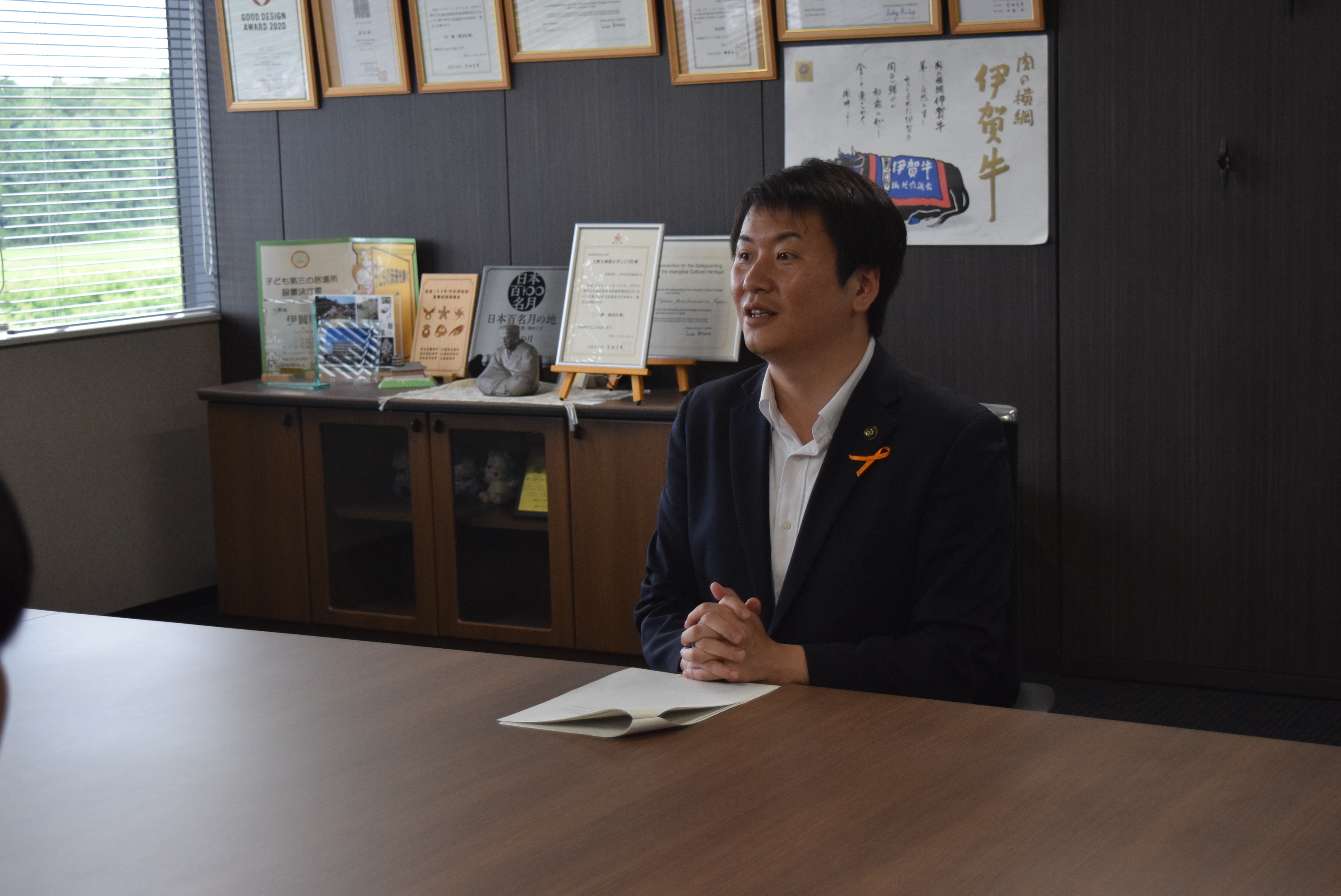 選手たちに激励の言葉を述べる市長