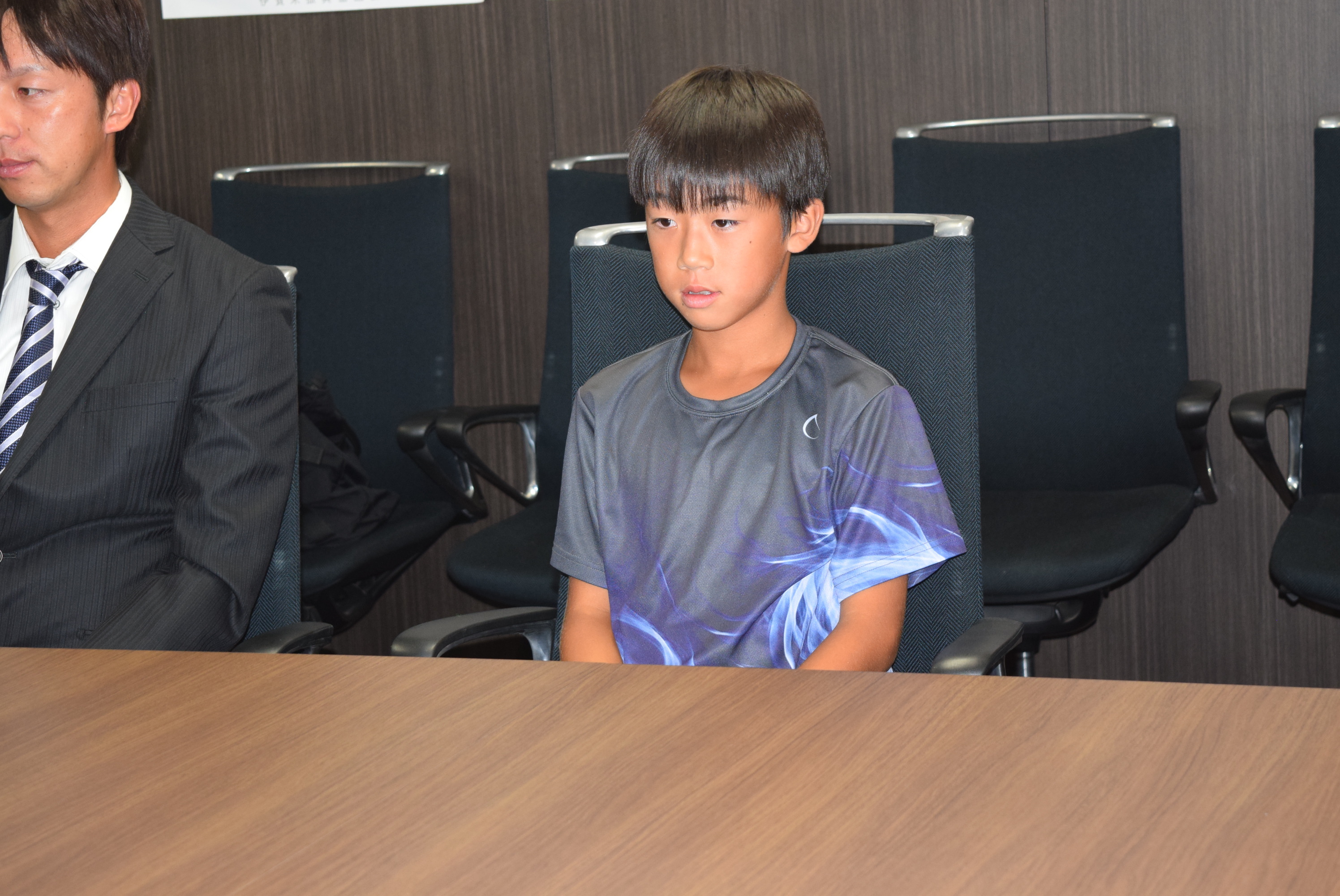 大会への目標を語る岡本選手
