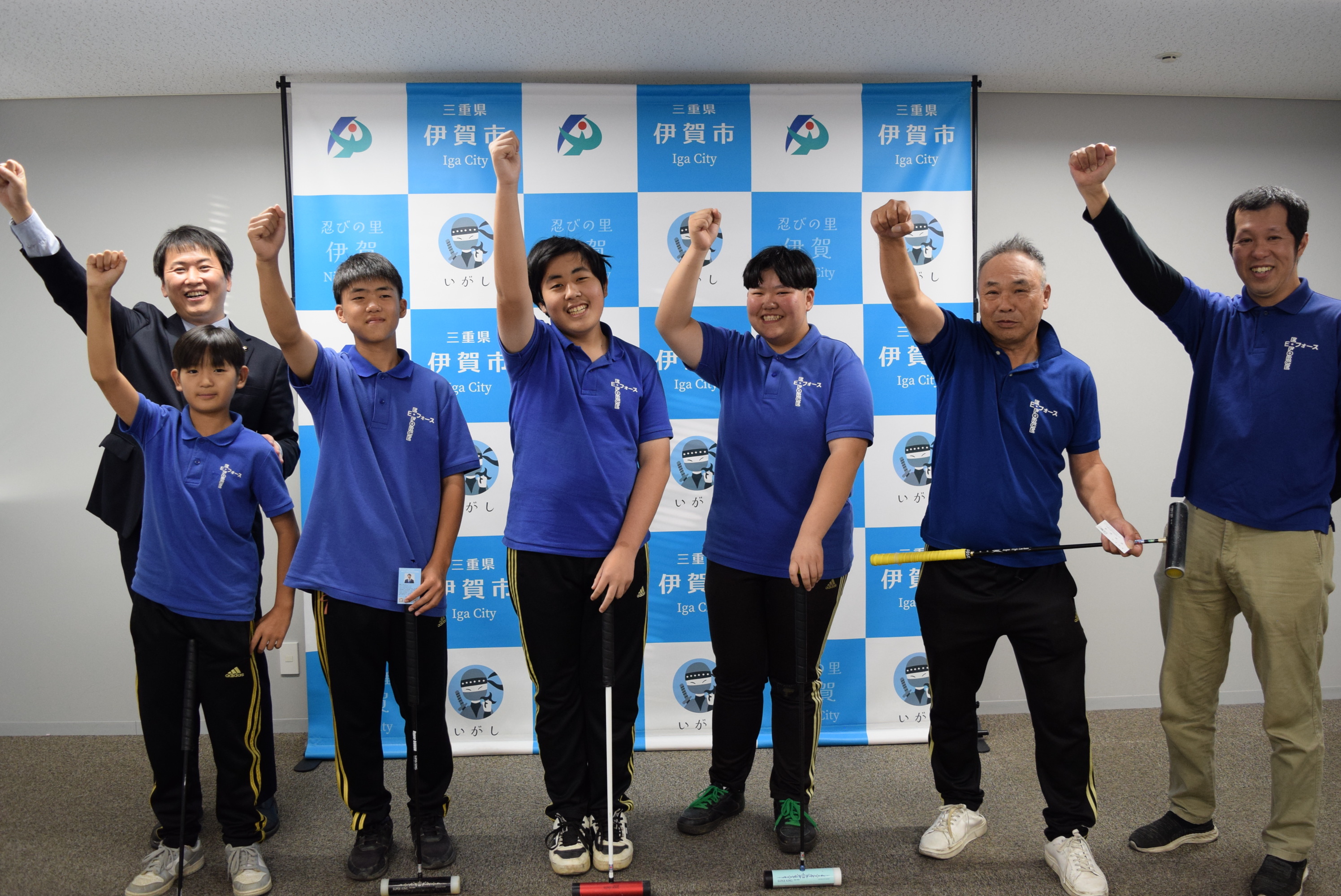 稲森市長とファイトポーズ
