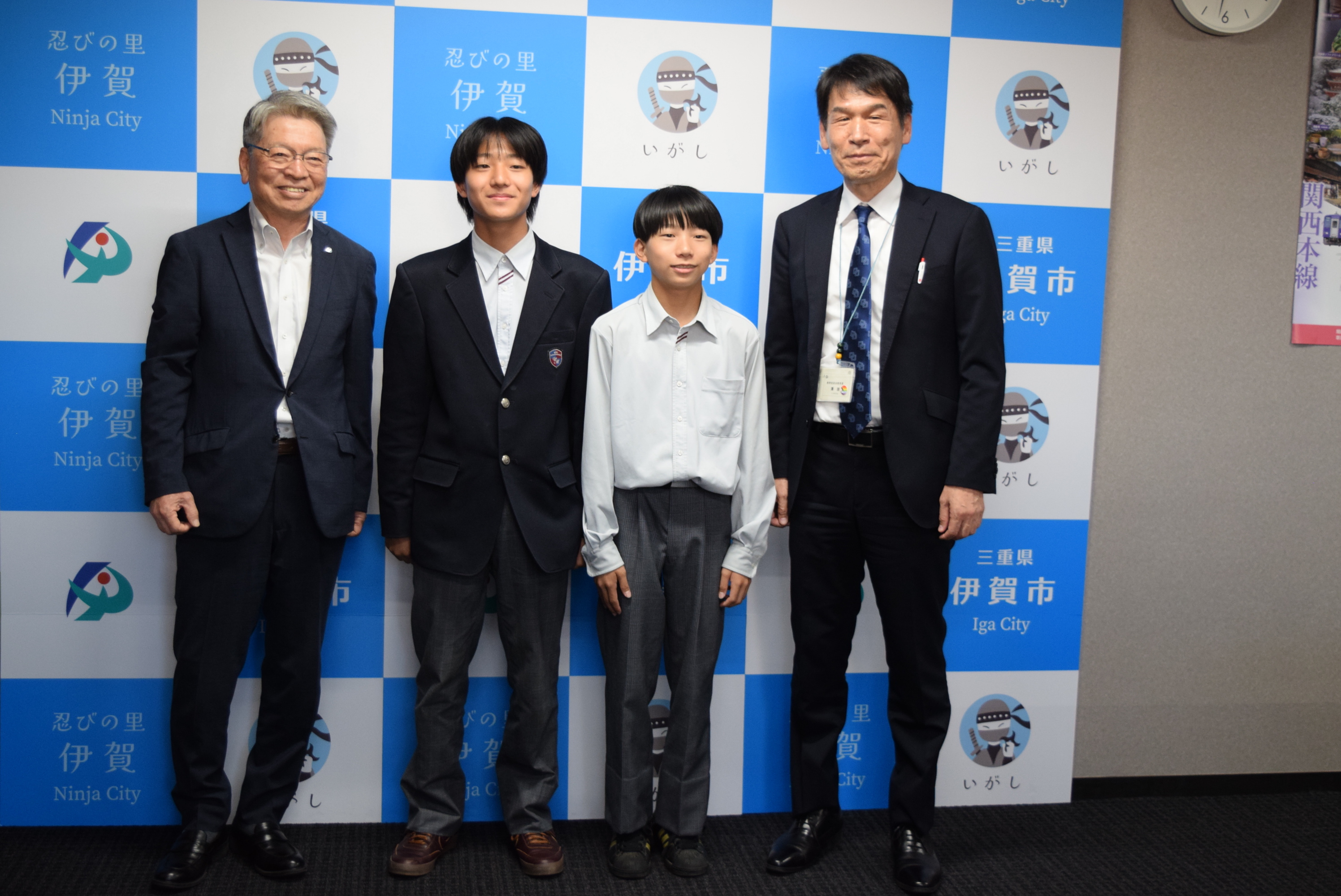 宮崎副市長、浅川永和選手、世和選手、澤田教育長